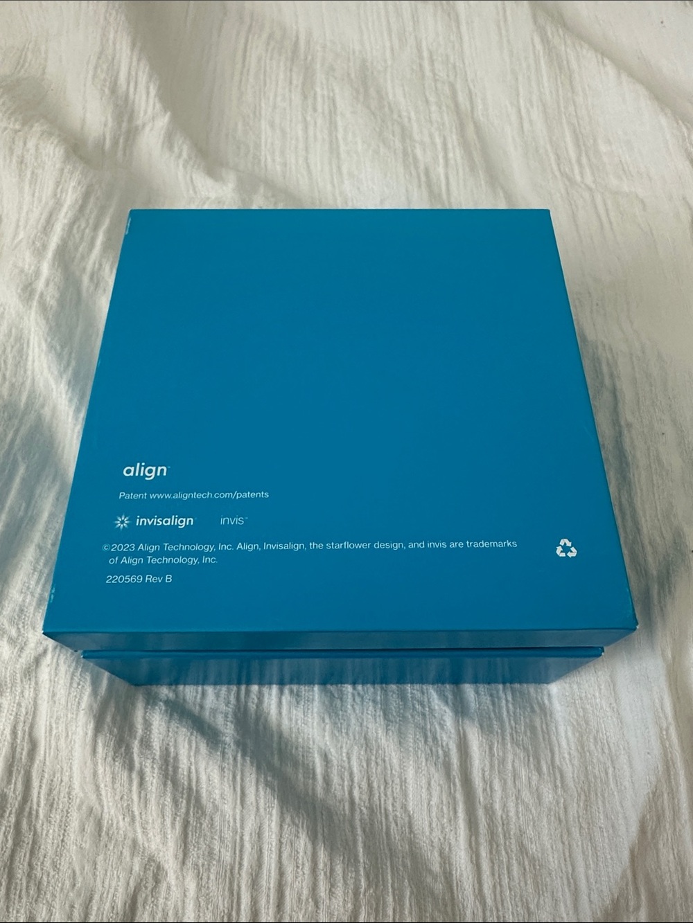 Invisalign Case with Box + Cleaning Crystals - Picture 6 of 6